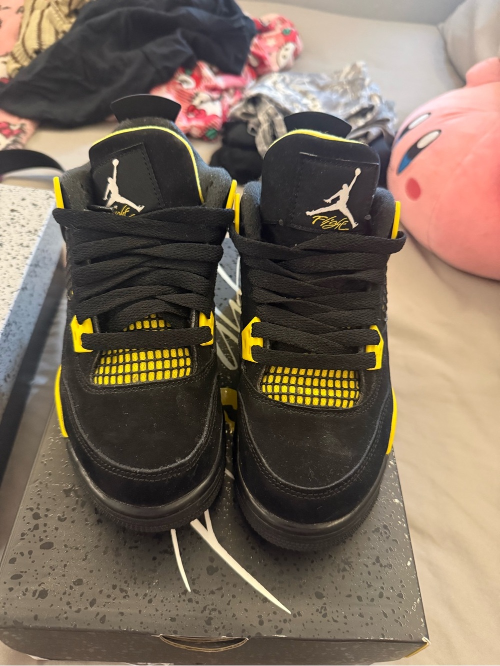 Jordan 4 Thunders - Picture 2 of 4